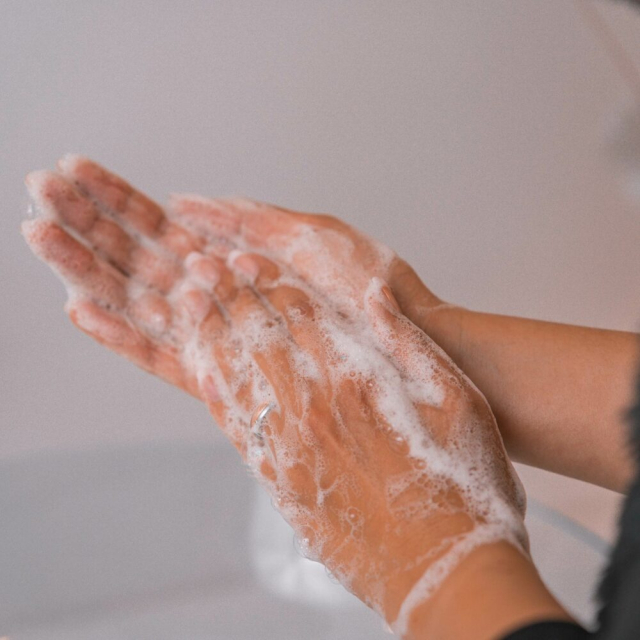 Caviar Silver Cleanser / Очищающий гель для лица "Кэвиар Сильвер Клинсер" / 120 мл / Очищает и активирует клеточный метаболизм